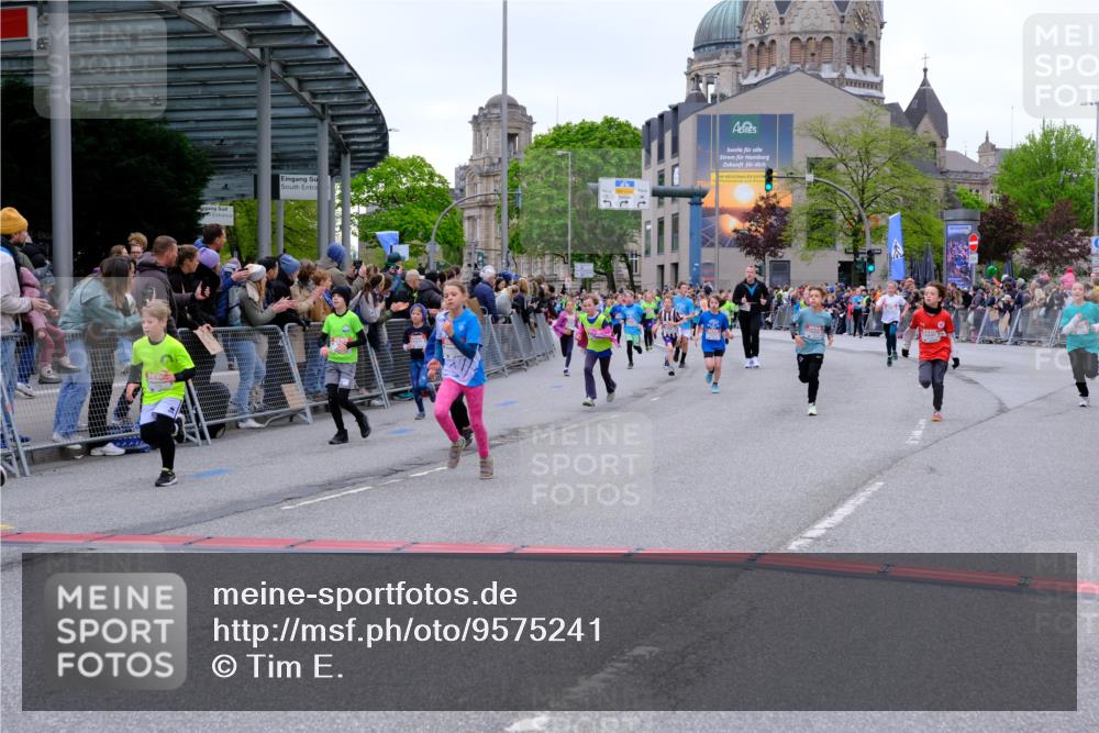 25.04.2026 - Das Zehntel Tim E. http://msf.ph/oto/9575241 25.04.2026 10:53:11 Ziel 5066, 5294, 5365, 5452, 5779, 5785, 5807, 5819, 5825, 5906, 5999, 6050, 6071, 6072, 6073, 6079, 6340, 6528, 6534, 6535, 6868, 6922, 7114, 7127, 7170, 7229, 7243, 7248, 7424, 7504, 7550, 7596, 7735, 8033 meine-sportfotos.de