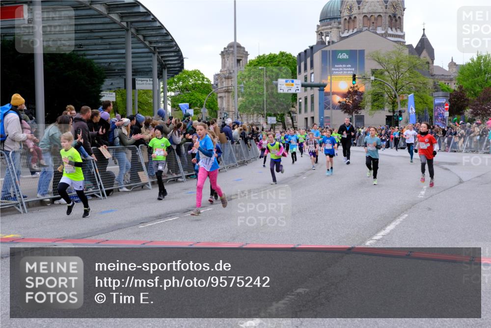 25.04.2026 - Das Zehntel Tim E. http://msf.ph/oto/9575242 25.04.2026 10:53:11 Ziel 5066, 5294, 5365, 5452, 5779, 5785, 5807, 5819, 5825, 5906, 5999, 6050, 6071, 6072, 6073, 6079, 6340, 6528, 6534, 6535, 6868, 6922, 7114, 7127, 7170, 7229, 7243, 7248, 7424, 7504, 7550, 7596, 7735, 8033 meine-sportfotos.de