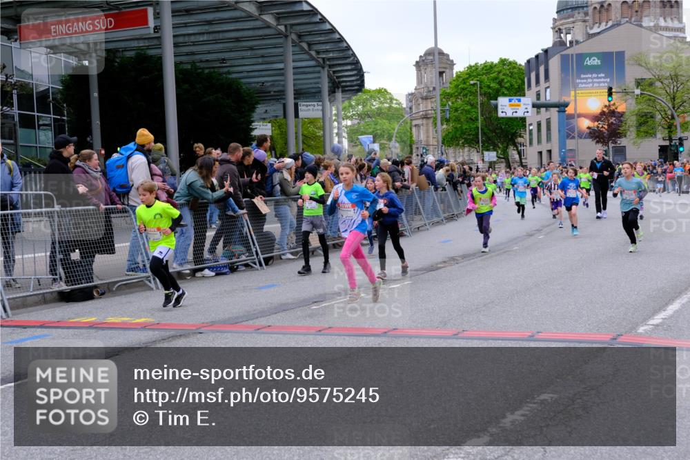 25.04.2026 - Das Zehntel Tim E. http://msf.ph/oto/9575245 25.04.2026 10:53:11 Ziel 5066, 5294, 5365, 5452, 5779, 5785, 5807, 5819, 5825, 5906, 5999, 6050, 6071, 6072, 6073, 6079, 6340, 6528, 6534, 6535, 6868, 6922, 7114, 7127, 7170, 7229, 7243, 7248, 7424, 7504, 7550, 7596, 7735, 8033 meine-sportfotos.de