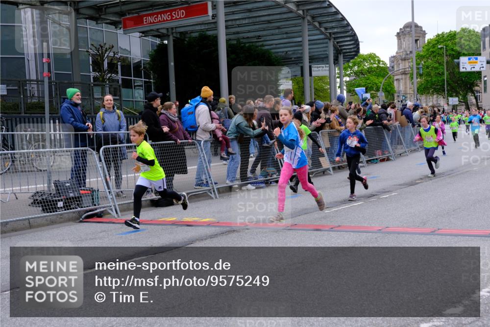 25.04.2026 - Das Zehntel Tim E. http://msf.ph/oto/9575249 25.04.2026 10:53:11 Ziel 5066, 5294, 5365, 5452, 5779, 5785, 5807, 5819, 5825, 5906, 5999, 6050, 6071, 6072, 6073, 6079, 6340, 6528, 6534, 6535, 6868, 6922, 7114, 7127, 7170, 7229, 7243, 7248, 7424, 7504, 7550, 7596, 7735, 8033 meine-sportfotos.de