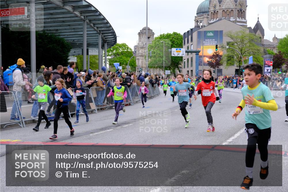 25.04.2026 - Das Zehntel Tim E. http://msf.ph/oto/9575254 25.04.2026 10:53:12 Ziel 5066, 5294, 5365, 5452, 5779, 5785, 5807, 5819, 5825, 5906, 5999, 6050, 6073, 6079, 6528, 6534, 6535, 6868, 6922, 6941, 6955, 7114, 7127, 7170, 7229, 7243, 7248, 7424, 7504, 7596, 7735, 8033 meine-sportfotos.de