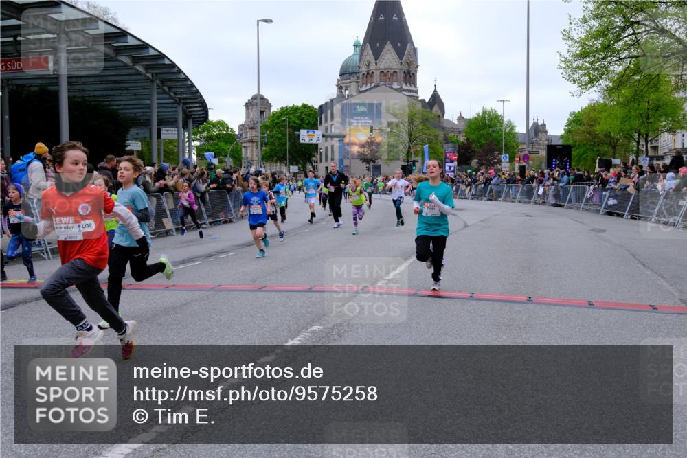25.04.2026 - Das Zehntel Tim E. http://msf.ph/oto/9575258 25.04.2026 10:53:13 Ziel 5066, 5289, 5294, 5365, 5452, 5779, 5785, 5807, 5819, 5906, 5999, 6050, 6073, 6079, 6534, 6535, 6868, 6922, 6941, 6955, 7114, 7127, 7170, 7229, 7243, 7248, 7424, 7596, 7735, 8033 meine-sportfotos.de