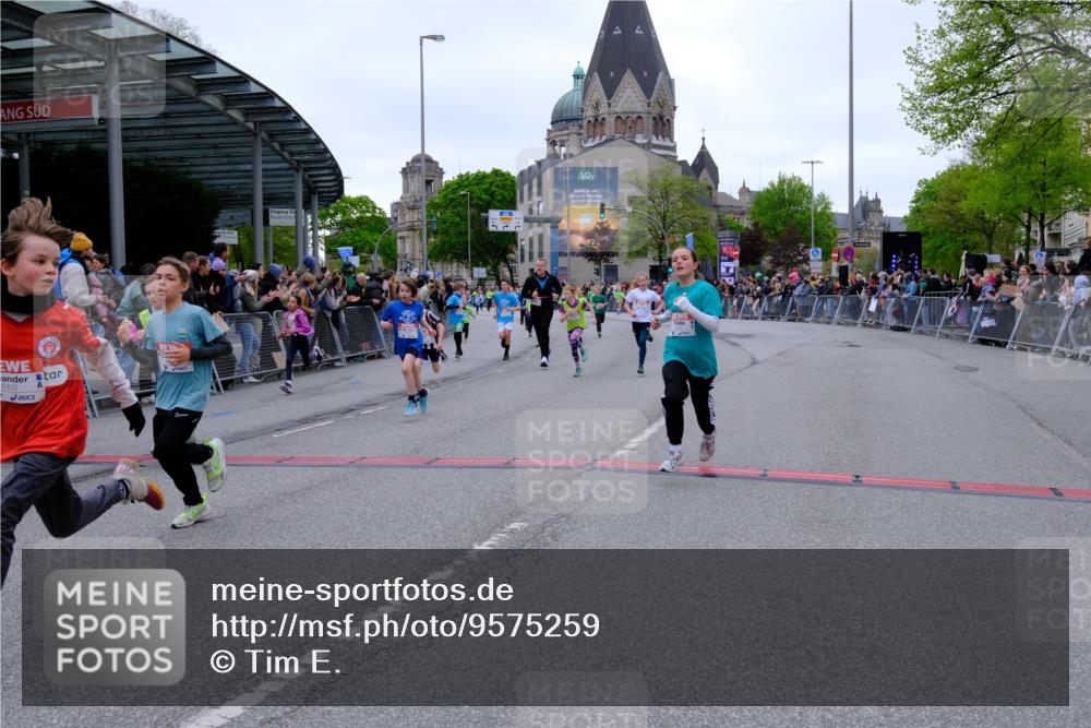 25.04.2026 - Das Zehntel Tim E. http://msf.ph/oto/9575259 25.04.2026 10:53:13 Ziel 5066, 5289, 5294, 5365, 5452, 5779, 5785, 5807, 5819, 5906, 5999, 6050, 6073, 6079, 6534, 6535, 6868, 6922, 6941, 6955, 7114, 7127, 7170, 7229, 7243, 7248, 7424, 7596, 7735, 8033 meine-sportfotos.de