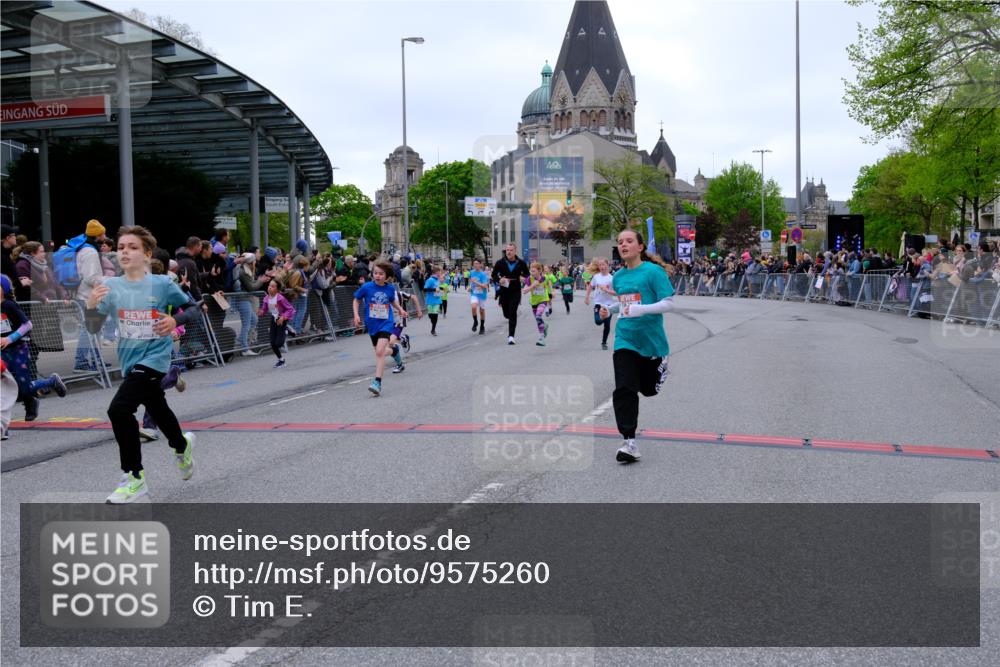 25.04.2026 - Das Zehntel Tim E. http://msf.ph/oto/9575260 25.04.2026 10:53:14 Ziel 5066, 5289, 5294, 5365, 5452, 5779, 5785, 5807, 5819, 5906, 5999, 6050, 6073, 6079, 6534, 6535, 6868, 6941, 6955, 7114, 7127, 7223, 7229, 7243, 7248, 7306, 7424, 7596, 7735, 7860, 8033 meine-sportfotos.de