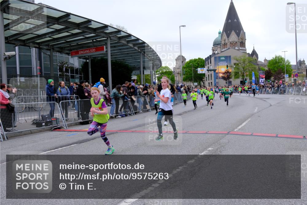 25.04.2026 - Das Zehntel Tim E. http://msf.ph/oto/9575263 25.04.2026 10:53:16 Ziel 5066, 5260, 5289, 5294, 5365, 5452, 5807, 5819, 5906, 5999, 6050, 6073, 6079, 6365, 6534, 6535, 6868, 6941, 6955, 7223, 7229, 7243, 7248, 7306, 7424, 7596, 7735, 7860, 7916, 8033 meine-sportfotos.de