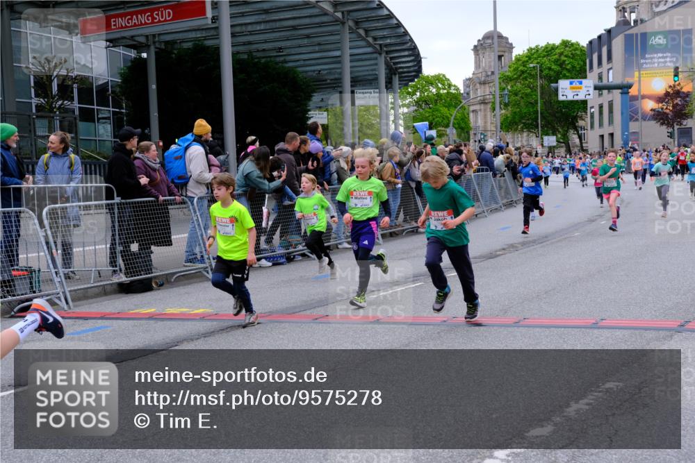25.04.2026 - Das Zehntel Tim E. http://msf.ph/oto/9575278 25.04.2026 10:53:19 Ziel 5066, 5249, 5260, 5289, 5294, 5365, 5452, 5906, 6008, 6053, 6073, 6079, 6365, 6534, 6535, 6868, 6928, 6941, 6955, 7091, 7093, 7109, 7166, 7168, 7223, 7306, 7596, 7860, 7881, 7916, 8033 meine-sportfotos.de