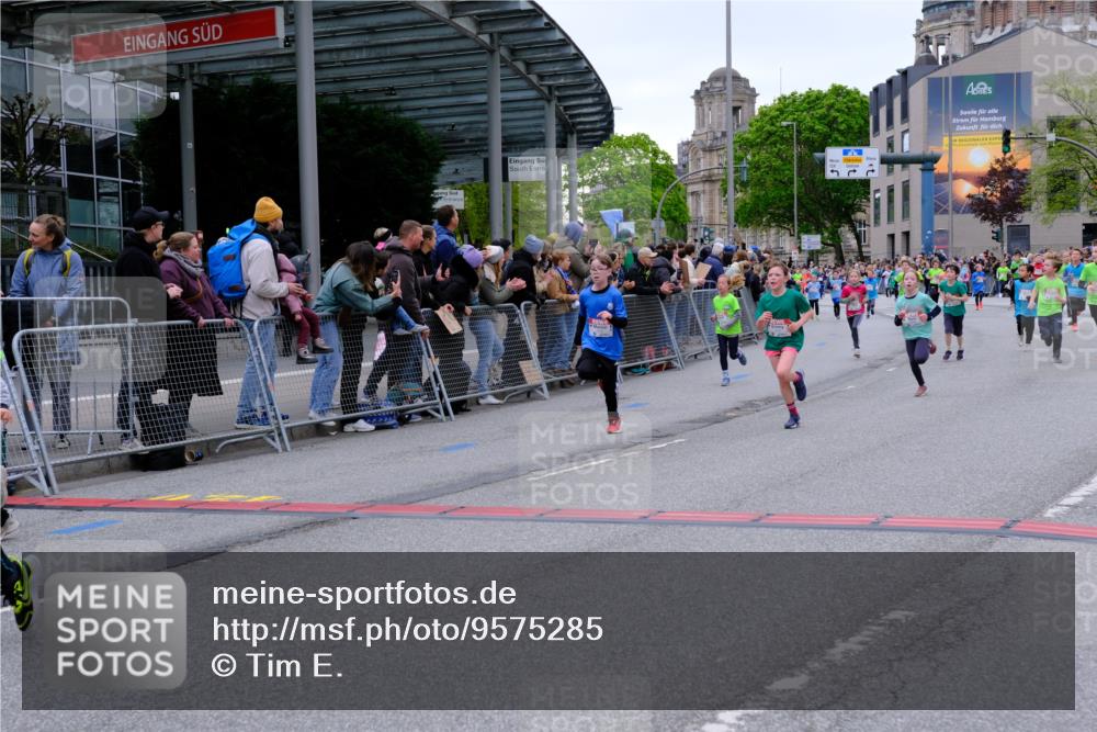 25.04.2026 - Das Zehntel Tim E. http://msf.ph/oto/9575285 25.04.2026 10:53:20 Ziel 5066, 5249, 5260, 5289, 5294, 5452, 5570, 5710, 5906, 6008, 6053, 6073, 6079, 6365, 6534, 6535, 6868, 6928, 6941, 6955, 7091, 7093, 7109, 7166, 7168, 7223, 7306, 7596, 7829, 7860, 7881, 7916, 8033 meine-sportfotos.de