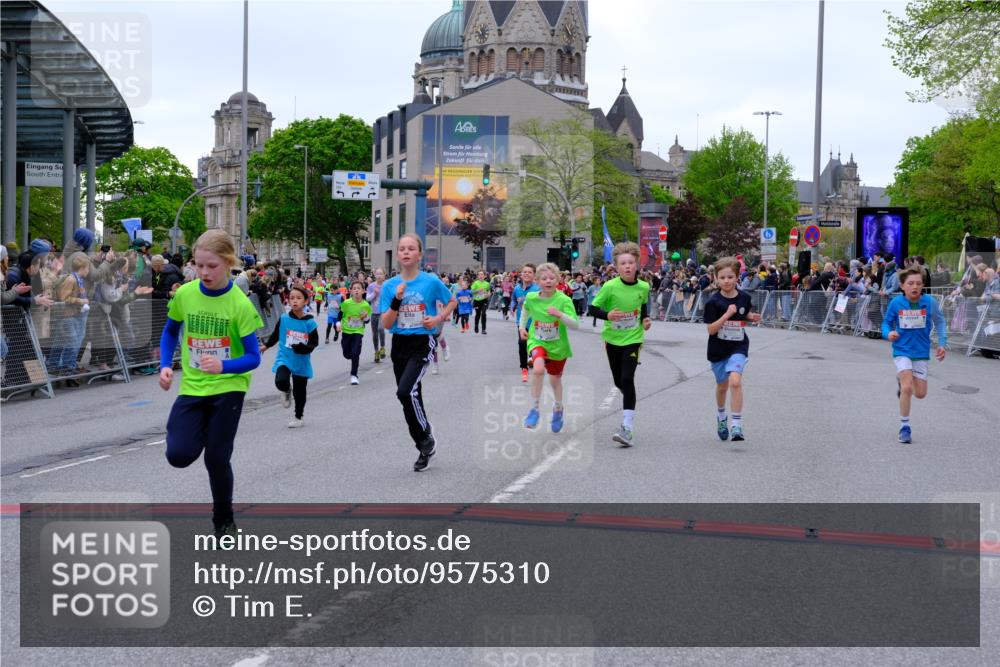 25.04.2026 - Das Zehntel Tim E. http://msf.ph/oto/9575310 25.04.2026 10:53:24 Ziel 5249, 5259, 5260, 5275, 5289, 5570, 5710, 5829, 6008, 6053, 6365, 6744, 6750, 6928, 6941, 6955, 7091, 7093, 7109, 7166, 7168, 7223, 7306, 7312, 7678, 7829, 7860, 7881, 7916 meine-sportfotos.de