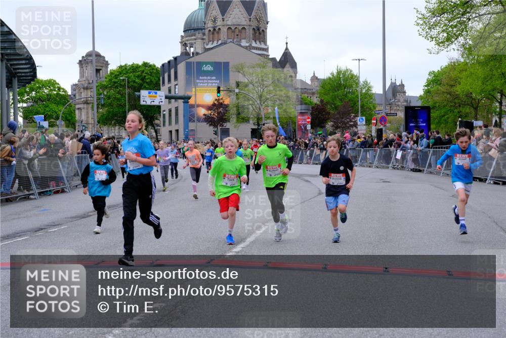 25.04.2026 - Das Zehntel Tim E. http://msf.ph/oto/9575315 25.04.2026 10:53:24 Ziel 5249, 5259, 5260, 5275, 5289, 5570, 5710, 5829, 6008, 6053, 6365, 6744, 6750, 6928, 6941, 6955, 7091, 7093, 7109, 7166, 7168, 7223, 7306, 7312, 7678, 7829, 7860, 7881, 7916 meine-sportfotos.de