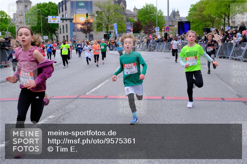 25.04.2026 - Das Zehntel Tim E. http://msf.ph/oto/9575361 25.04.2026 10:53:34 Ziel 5165, 5173, 5259, 5269, 5278, 5279, 5317, 5529, 5701, 5795, 6051, 6106, 6212, 6229, 6231, 6237, 6311, 6363, 6450, 6744, 6763, 7106, 7191, 7245, 7247, 7312, 7340, 7387, 7540, 7544, 7641, 7652, 7678, 7703, 7839, 7889, 7896, 7917, 8049 meine-sportfotos.de