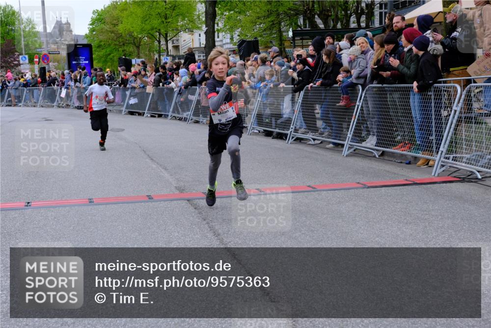 25.04.2026 - Das Zehntel Tim E. http://msf.ph/oto/9575363 25.04.2026 10:53:35 Ziel 5165, 5173, 5259, 5269, 5278, 5279, 5317, 5318, 5324, 5529, 5701, 5795, 6051, 6106, 6212, 6229, 6231, 6237, 6311, 6363, 6450, 6744, 6763, 6912, 7106, 7181, 7185, 7191, 7245, 7247, 7340, 7387, 7540, 7544, 7641, 7652, 7678, 7703, 7839, 7889, 7896, 7917, 8049 meine-sportfotos.de