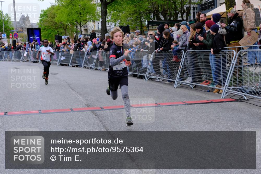 25.04.2026 - Das Zehntel Tim E. http://msf.ph/oto/9575364 25.04.2026 10:53:35 Ziel 5165, 5173, 5259, 5269, 5278, 5279, 5317, 5318, 5324, 5529, 5701, 5795, 6051, 6106, 6212, 6229, 6231, 6237, 6311, 6363, 6450, 6744, 6763, 6912, 7106, 7181, 7185, 7191, 7245, 7247, 7340, 7387, 7540, 7544, 7641, 7652, 7678, 7703, 7839, 7889, 7896, 7917, 8049 meine-sportfotos.de