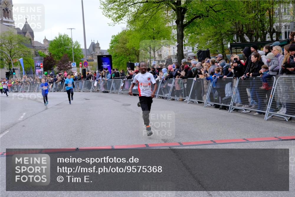 25.04.2026 - Das Zehntel Tim E. http://msf.ph/oto/9575368 25.04.2026 10:53:36 Ziel 5165, 5173, 5259, 5269, 5278, 5279, 5317, 5318, 5324, 5529, 5701, 5795, 6028, 6051, 6106, 6212, 6229, 6231, 6237, 6311, 6363, 6450, 6763, 6912, 7106, 7181, 7185, 7191, 7245, 7247, 7340, 7387, 7540, 7544, 7641, 7652, 7678, 7703, 7839, 7885, 7889, 7896, 7899, 7917, 8048, 8049, 8059 meine-sportfotos.de