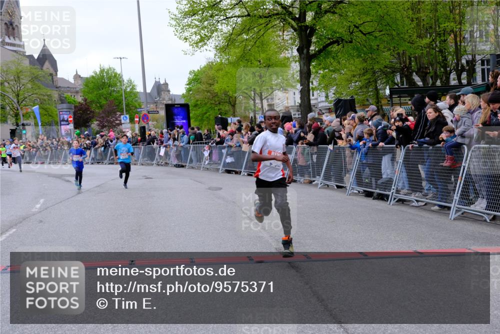 25.04.2026 - Das Zehntel Tim E. http://msf.ph/oto/9575371 25.04.2026 10:53:36 Ziel 5165, 5173, 5259, 5269, 5278, 5279, 5317, 5318, 5324, 5529, 5701, 5795, 6028, 6051, 6106, 6212, 6229, 6231, 6237, 6311, 6363, 6450, 6763, 6912, 7106, 7181, 7185, 7191, 7245, 7247, 7340, 7387, 7540, 7544, 7641, 7652, 7678, 7703, 7839, 7885, 7889, 7896, 7899, 7917, 8048, 8049, 8059 meine-sportfotos.de