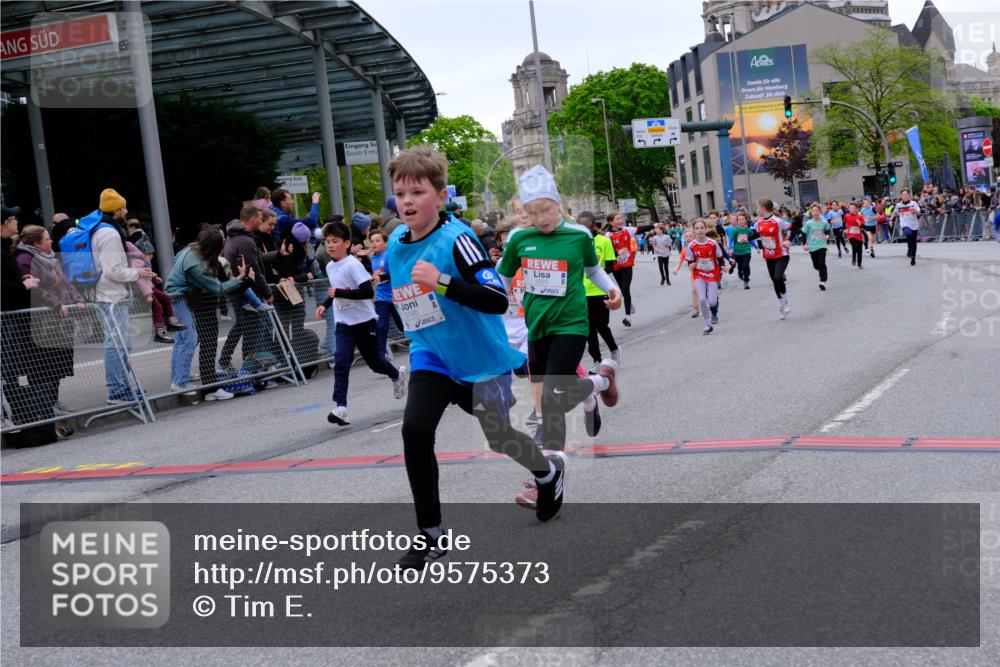 25.04.2026 - Das Zehntel Tim E. http://msf.ph/oto/9575373 25.04.2026 10:53:37 Ziel 5165, 5173, 5269, 5278, 5279, 5317, 5318, 5324, 5529, 5701, 5795, 6028, 6051, 6106, 6212, 6229, 6231, 6237, 6311, 6363, 6450, 6763, 6912, 7106, 7181, 7185, 7191, 7245, 7247, 7340, 7387, 7540, 7544, 7641, 7652, 7703, 7839, 7885, 7889, 7896, 7899, 7917, 8048, 8049, 8059 meine-sportfotos.de
