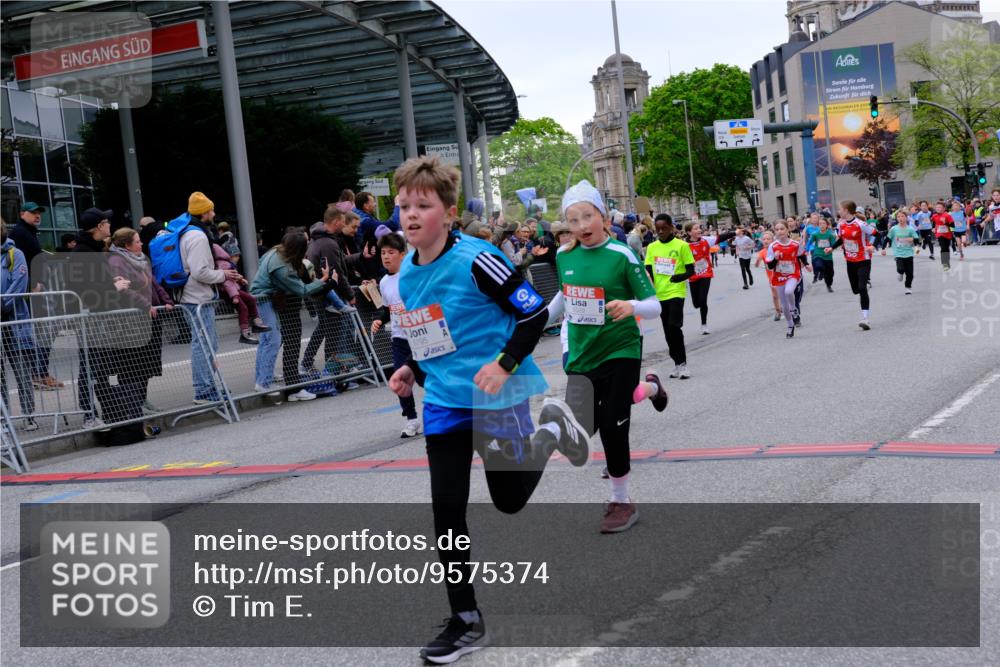 25.04.2026 - Das Zehntel Tim E. http://msf.ph/oto/9575374 25.04.2026 10:53:37 Ziel 5165, 5173, 5269, 5278, 5279, 5317, 5318, 5324, 5529, 5701, 5795, 6028, 6051, 6106, 6212, 6229, 6231, 6237, 6311, 6363, 6450, 6763, 6912, 7106, 7181, 7185, 7191, 7245, 7247, 7340, 7387, 7540, 7544, 7641, 7652, 7703, 7839, 7885, 7889, 7896, 7899, 7917, 8048, 8049, 8059 meine-sportfotos.de