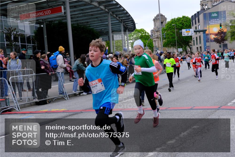 25.04.2026 - Das Zehntel Tim E. http://msf.ph/oto/9575375 25.04.2026 10:53:37 Ziel 5165, 5173, 5269, 5278, 5279, 5317, 5318, 5324, 5529, 5701, 5795, 6028, 6051, 6106, 6212, 6229, 6231, 6237, 6311, 6363, 6450, 6763, 6912, 7106, 7181, 7185, 7191, 7245, 7247, 7340, 7387, 7540, 7544, 7641, 7652, 7703, 7839, 7885, 7889, 7896, 7899, 7917, 8048, 8049, 8059 meine-sportfotos.de