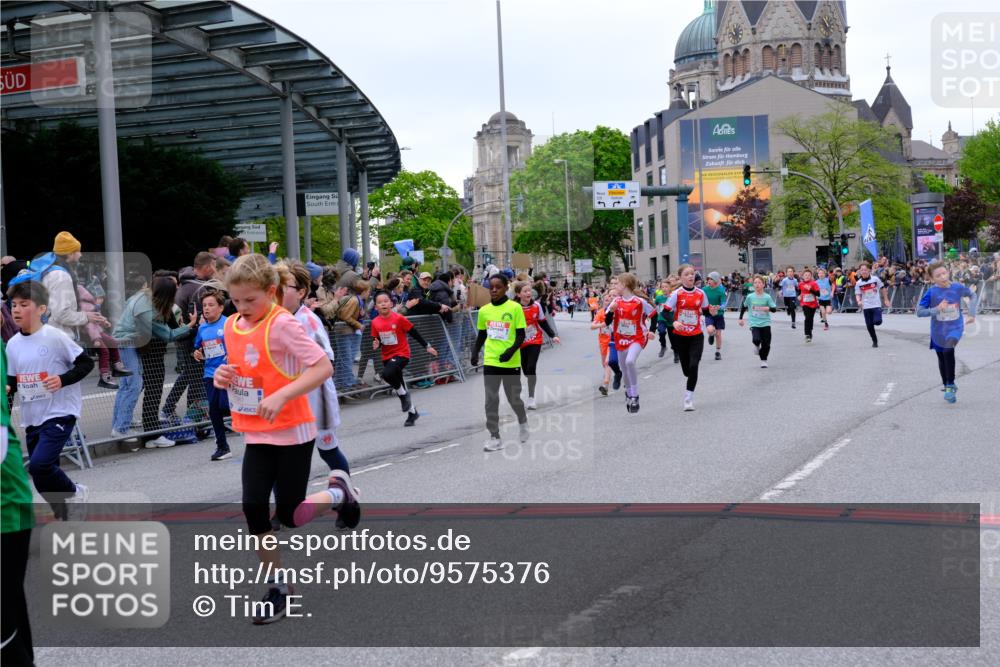 25.04.2026 - Das Zehntel Tim E. http://msf.ph/oto/9575376 25.04.2026 10:53:38 Ziel 5165, 5173, 5269, 5278, 5279, 5317, 5318, 5324, 5529, 5701, 5795, 6028, 6051, 6106, 6166, 6212, 6229, 6231, 6237, 6244, 6311, 6363, 6450, 6763, 6912, 6926, 7106, 7181, 7185, 7191, 7245, 7247, 7340, 7387, 7540, 7544, 7703, 7839, 7885, 7889, 7896, 7899, 7917, 8048, 8049, 8059 meine-sportfotos.de
