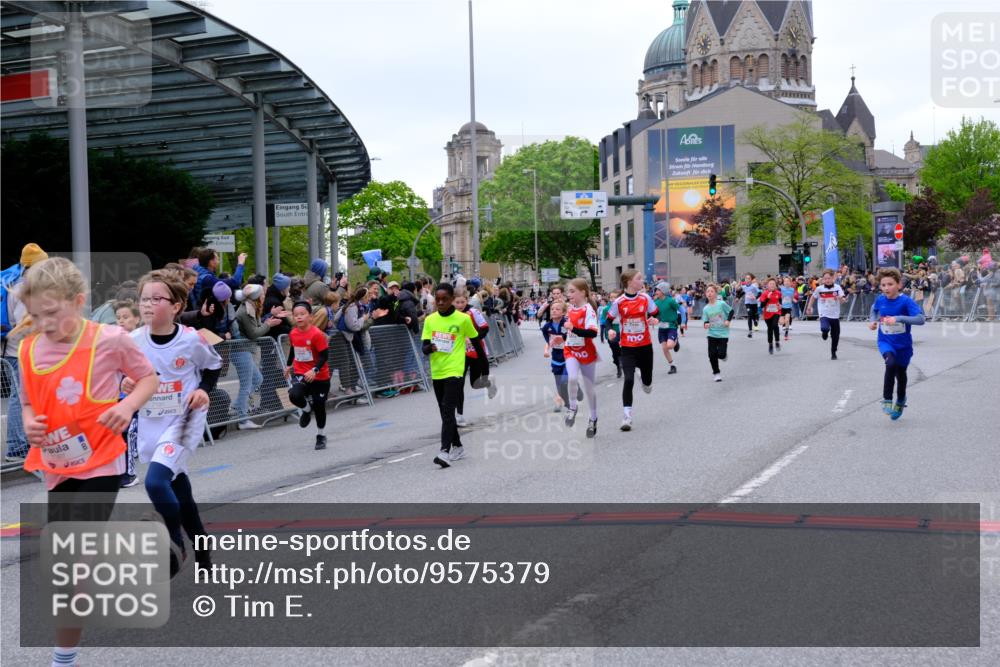 25.04.2026 - Das Zehntel Tim E. http://msf.ph/oto/9575379 25.04.2026 10:53:38 Ziel 5165, 5173, 5269, 5278, 5279, 5317, 5318, 5324, 5529, 5701, 5795, 6028, 6051, 6106, 6166, 6212, 6229, 6231, 6237, 6244, 6311, 6363, 6450, 6763, 6912, 6926, 7106, 7181, 7185, 7191, 7245, 7247, 7340, 7387, 7540, 7544, 7703, 7839, 7885, 7889, 7896, 7899, 7917, 8048, 8049, 8059 meine-sportfotos.de