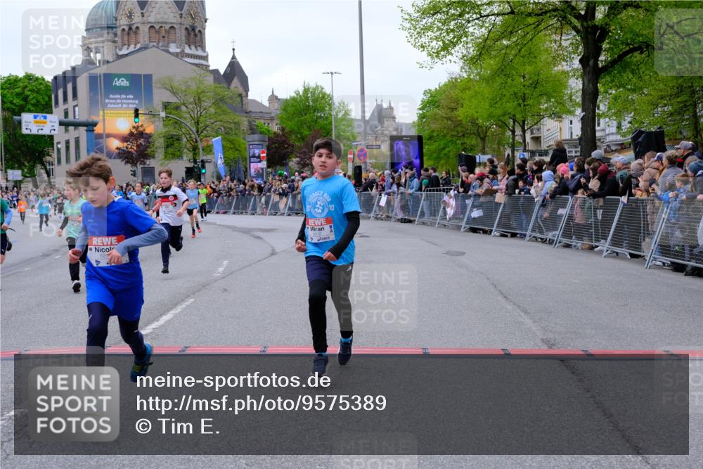 25.04.2026 - Das Zehntel Tim E. http://msf.ph/oto/9575389 25.04.2026 10:53:40 Ziel 5030, 5165, 5173, 5269, 5278, 5279, 5317, 5318, 5324, 5529, 5795, 6028, 6051, 6106, 6166, 6229, 6231, 6237, 6244, 6363, 6763, 6912, 6926, 7106, 7181, 7185, 7191, 7245, 7387, 7690, 7703, 7839, 7885, 7889, 7899, 7917, 8048, 8049, 8059 meine-sportfotos.de