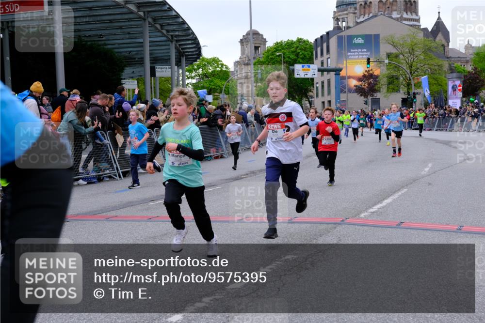 25.04.2026 - Das Zehntel Tim E. http://msf.ph/oto/9575395 25.04.2026 10:53:42 Ziel 5030, 5165, 5173, 5269, 5279, 5317, 5318, 5324, 5529, 5683, 5795, 6028, 6106, 6166, 6229, 6231, 6237, 6244, 6363, 6912, 6926, 7153, 7181, 7185, 7191, 7245, 7387, 7690, 7697, 7885, 7899, 8048, 8059 meine-sportfotos.de