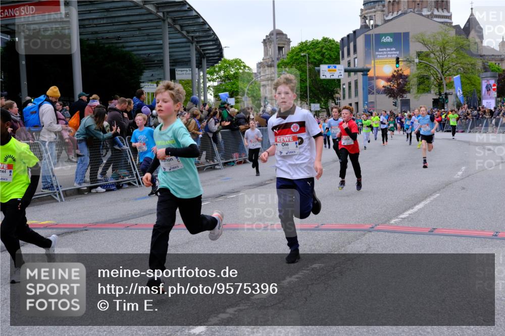 25.04.2026 - Das Zehntel Tim E. http://msf.ph/oto/9575396 25.04.2026 10:53:42 Ziel 5030, 5165, 5173, 5269, 5279, 5317, 5318, 5324, 5529, 5683, 5795, 6028, 6106, 6166, 6229, 6231, 6237, 6244, 6363, 6912, 6926, 7153, 7181, 7185, 7191, 7245, 7387, 7690, 7697, 7885, 7899, 8048, 8059 meine-sportfotos.de