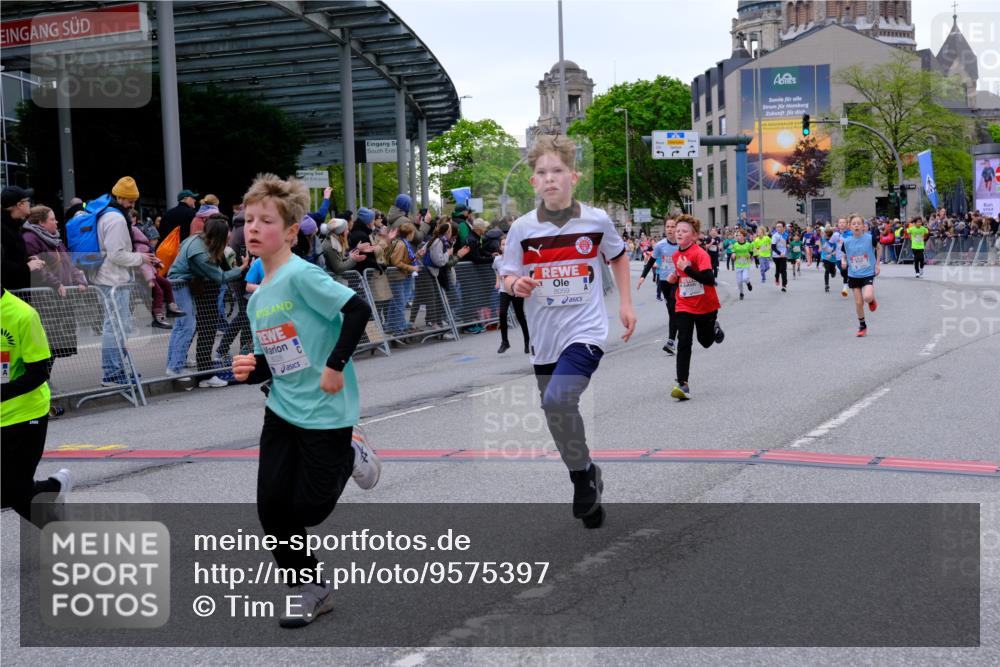 25.04.2026 - Das Zehntel Tim E. http://msf.ph/oto/9575397 25.04.2026 10:53:42 Ziel 5030, 5165, 5173, 5269, 5279, 5317, 5318, 5324, 5529, 5683, 5795, 6028, 6106, 6166, 6229, 6231, 6237, 6244, 6363, 6912, 6926, 7153, 7181, 7185, 7191, 7245, 7387, 7690, 7697, 7885, 7899, 8048, 8059 meine-sportfotos.de