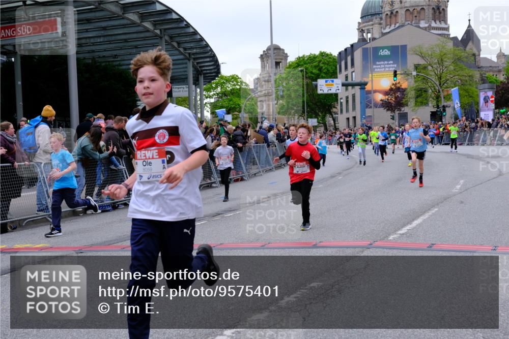 25.04.2026 - Das Zehntel Tim E. http://msf.ph/oto/9575401 25.04.2026 10:53:42 Ziel 5030, 5165, 5173, 5269, 5279, 5317, 5318, 5324, 5529, 5683, 5795, 6028, 6106, 6166, 6229, 6231, 6237, 6244, 6363, 6912, 6926, 7153, 7181, 7185, 7191, 7245, 7387, 7690, 7697, 7885, 7899, 8048, 8059 meine-sportfotos.de