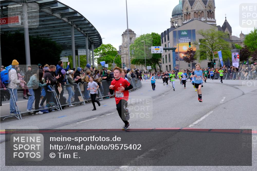 25.04.2026 - Das Zehntel Tim E. http://msf.ph/oto/9575402 25.04.2026 10:53:43 Ziel 5030, 5165, 5269, 5317, 5318, 5324, 5529, 5683, 5795, 6028, 6106, 6166, 6231, 6237, 6244, 6363, 6912, 6926, 7153, 7181, 7185, 7191, 7245, 7387, 7690, 7697, 7885, 7899, 8048, 8059 meine-sportfotos.de