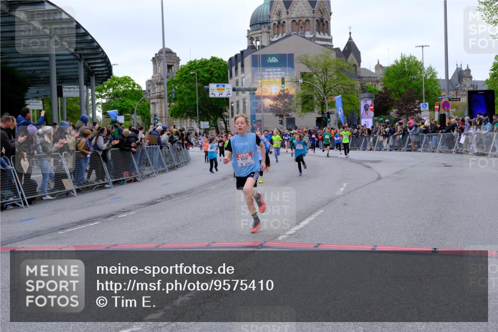 25.04.2026 - Das Zehntel Tim E. http://msf.ph/oto/9575410 25.04.2026 10:53:44 Ziel 5030, 5165, 5317, 5318, 5324, 5529, 5564, 5683, 5729, 6028, 6106, 6166, 6231, 6244, 6363, 6912, 6926, 7153, 7181, 7185, 7191, 7233, 7245, 7253, 7387, 7690, 7697, 7746, 7885, 7899, 8048, 8059 meine-sportfotos.de