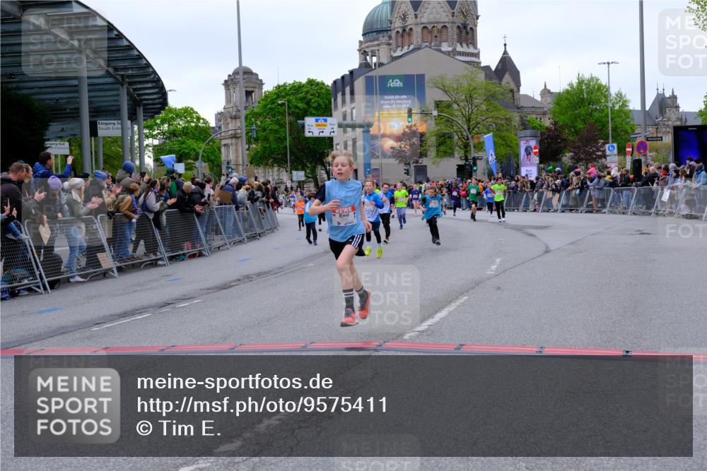 25.04.2026 - Das Zehntel Tim E. http://msf.ph/oto/9575411 25.04.2026 10:53:44 Ziel 5030, 5165, 5317, 5318, 5324, 5529, 5564, 5683, 5729, 6028, 6106, 6166, 6231, 6244, 6363, 6912, 6926, 7153, 7181, 7185, 7191, 7233, 7245, 7253, 7387, 7690, 7697, 7746, 7885, 7899, 8048, 8059 meine-sportfotos.de
