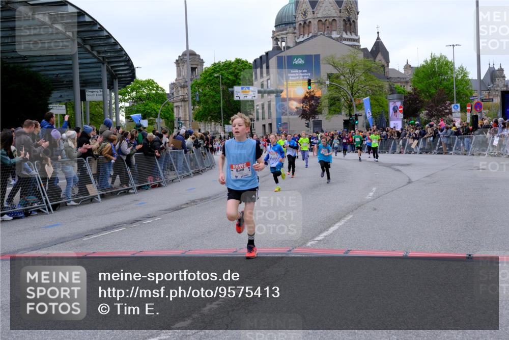 25.04.2026 - Das Zehntel Tim E. http://msf.ph/oto/9575413 25.04.2026 10:53:44 Ziel 5030, 5165, 5317, 5318, 5324, 5529, 5564, 5683, 5729, 6028, 6106, 6166, 6231, 6244, 6363, 6912, 6926, 7153, 7181, 7185, 7191, 7233, 7245, 7253, 7387, 7690, 7697, 7746, 7885, 7899, 8048, 8059 meine-sportfotos.de