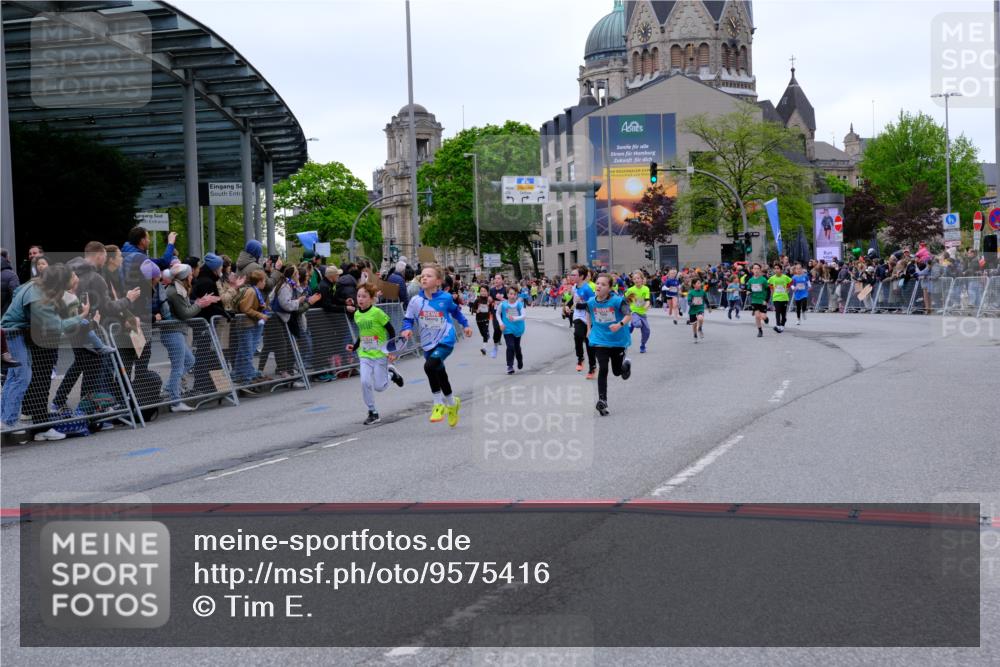 25.04.2026 - Das Zehntel Tim E. http://msf.ph/oto/9575416 25.04.2026 10:53:45 Ziel 5030, 5165, 5317, 5318, 5324, 5564, 5683, 5729, 6028, 6106, 6166, 6213, 6231, 6244, 6363, 6912, 6926, 7153, 7181, 7185, 7191, 7233, 7245, 7253, 7690, 7697, 7746, 7885, 7899, 8048, 8059 meine-sportfotos.de