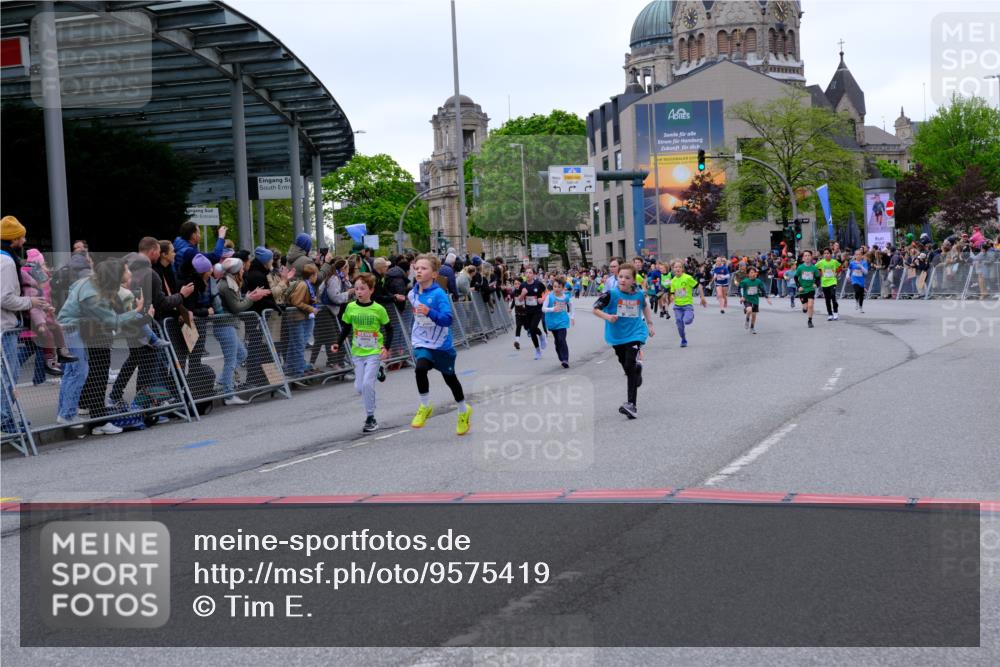 25.04.2026 - Das Zehntel Tim E. http://msf.ph/oto/9575419 25.04.2026 10:53:46 Ziel 5030, 5317, 5318, 5324, 5564, 5683, 5729, 6028, 6106, 6166, 6213, 6231, 6244, 6363, 6364, 6912, 6926, 7153, 7181, 7185, 7233, 7245, 7253, 7690, 7697, 7746, 7830, 7885, 7899, 8048, 8059 meine-sportfotos.de