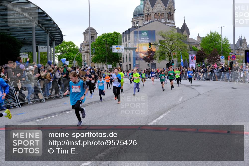25.04.2026 - Das Zehntel Tim E. http://msf.ph/oto/9575426 25.04.2026 10:53:47 Ziel 5030, 5318, 5324, 5424, 5564, 5683, 5729, 6028, 6060, 6166, 6213, 6244, 6364, 6912, 6926, 7148, 7153, 7181, 7185, 7233, 7253, 7690, 7697, 7746, 7830, 7885, 7899, 7940, 8048, 8059 meine-sportfotos.de