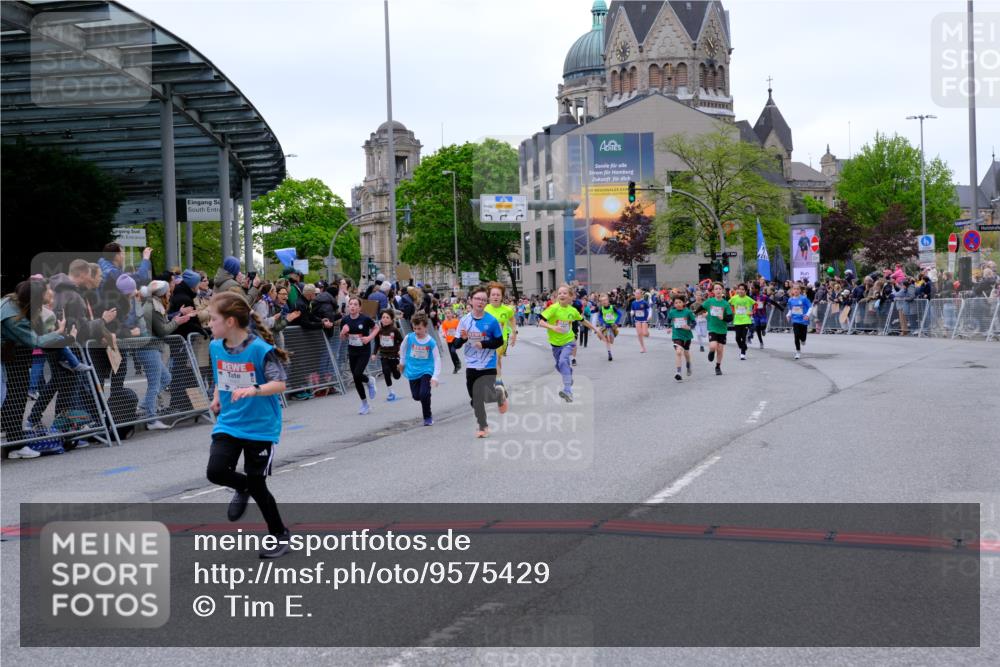 25.04.2026 - Das Zehntel Tim E. http://msf.ph/oto/9575429 25.04.2026 10:53:47 Ziel 5030, 5318, 5324, 5424, 5564, 5683, 5729, 6028, 6060, 6166, 6213, 6244, 6364, 6912, 6926, 7148, 7153, 7181, 7185, 7233, 7253, 7690, 7697, 7746, 7830, 7885, 7899, 7940, 8048, 8059 meine-sportfotos.de