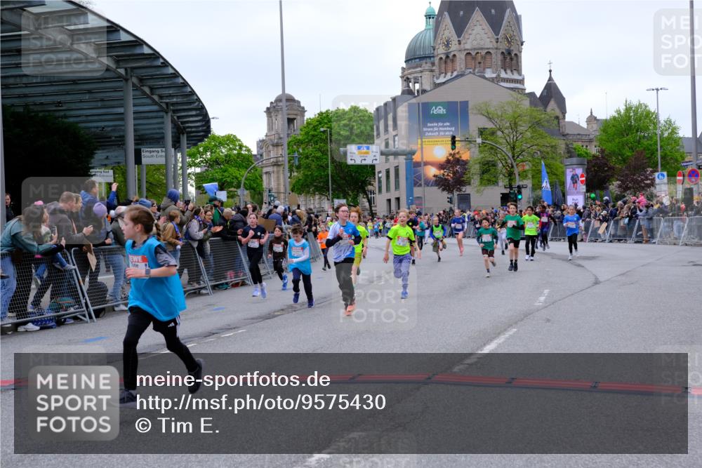 25.04.2026 - Das Zehntel Tim E. http://msf.ph/oto/9575430 25.04.2026 10:53:47 Ziel 5030, 5318, 5324, 5424, 5564, 5683, 5729, 6028, 6060, 6166, 6213, 6244, 6364, 6912, 6926, 7148, 7153, 7181, 7185, 7233, 7253, 7690, 7697, 7746, 7830, 7885, 7899, 7940, 8048, 8059 meine-sportfotos.de