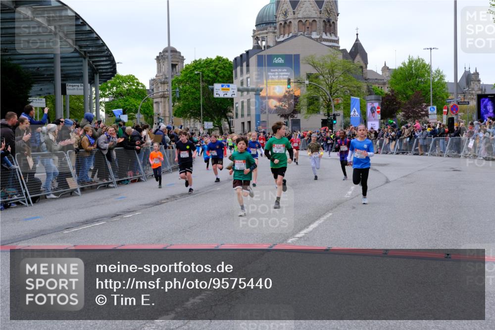 25.04.2026 - Das Zehntel Tim E. http://msf.ph/oto/9575440 25.04.2026 10:53:50 Ziel 5030, 5234, 5411, 5424, 5564, 5683, 5713, 5729, 6060, 6166, 6213, 6222, 6226, 6244, 6364, 6623, 6709, 6926, 7148, 7153, 7194, 7233, 7253, 7690, 7697, 7746, 7830, 7940, 8041 meine-sportfotos.de