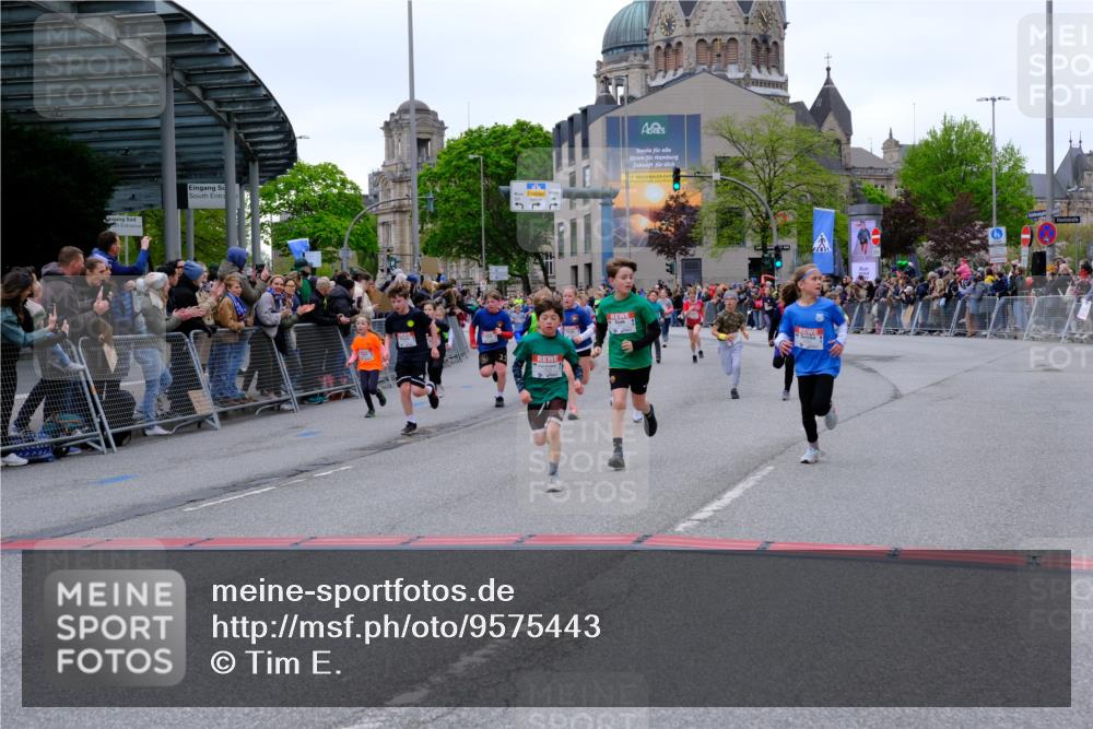 25.04.2026 - Das Zehntel Tim E. http://msf.ph/oto/9575443 25.04.2026 10:53:50 Ziel 5030, 5234, 5411, 5424, 5564, 5683, 5713, 5729, 6060, 6166, 6213, 6222, 6226, 6244, 6364, 6623, 6709, 6926, 7148, 7153, 7194, 7233, 7253, 7690, 7697, 7746, 7830, 7940, 8041 meine-sportfotos.de