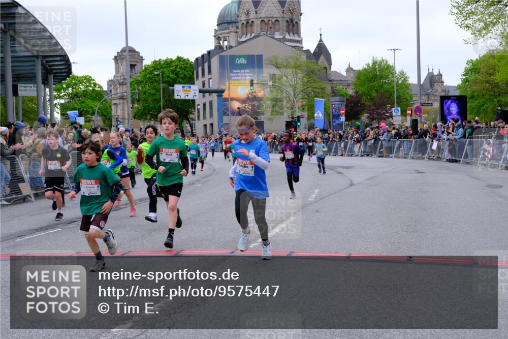 25.04.2026 - Das Zehntel Tim E. http://msf.ph/oto/9575447 25.04.2026 10:53:51 Ziel 5030, 5234, 5411, 5424, 5564, 5683, 5713, 5729, 6060, 6213, 6222, 6226, 6364, 6623, 6709, 7148, 7153, 7194, 7233, 7253, 7623, 7690, 7697, 7746, 7830, 7940, 8041 meine-sportfotos.de
