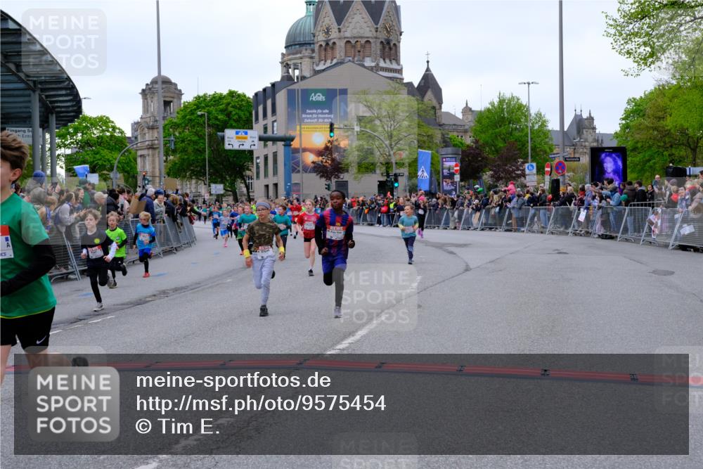 25.04.2026 - Das Zehntel Tim E. http://msf.ph/oto/9575454 25.04.2026 10:53:52 Ziel 5234, 5411, 5424, 5564, 5683, 5713, 5729, 5878, 5879, 6060, 6213, 6222, 6226, 6364, 6373, 6623, 6709, 7148, 7153, 7194, 7233, 7253, 7623, 7697, 7746, 7830, 7940, 8041 meine-sportfotos.de