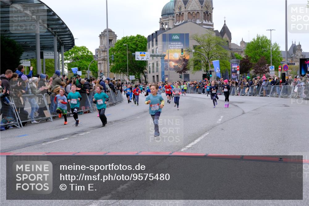 25.04.2026 - Das Zehntel Tim E. http://msf.ph/oto/9575480 25.04.2026 10:53:56 Ziel 5234, 5411, 5424, 5446, 5558, 5564, 5584, 5713, 5729, 5878, 5879, 6060, 6213, 6222, 6226, 6247, 6364, 6373, 6393, 6623, 6709, 7148, 7194, 7233, 7253, 7623, 7746, 7830, 7940, 8041 meine-sportfotos.de