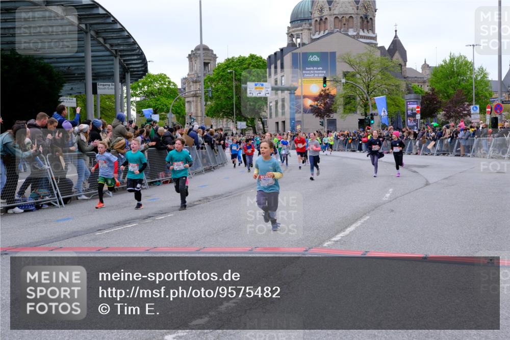 25.04.2026 - Das Zehntel Tim E. http://msf.ph/oto/9575482 25.04.2026 10:53:56 Ziel 5234, 5411, 5424, 5446, 5558, 5564, 5584, 5713, 5729, 5878, 5879, 6060, 6213, 6222, 6226, 6247, 6364, 6373, 6393, 6623, 6709, 7148, 7194, 7233, 7253, 7623, 7746, 7830, 7940, 8041 meine-sportfotos.de