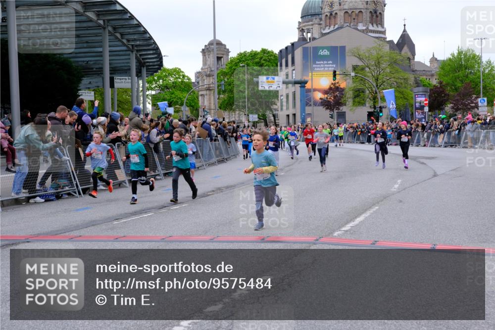 25.04.2026 - Das Zehntel Tim E. http://msf.ph/oto/9575484 25.04.2026 10:53:56 Ziel 5234, 5411, 5424, 5446, 5558, 5564, 5584, 5713, 5729, 5878, 5879, 6060, 6213, 6222, 6226, 6247, 6364, 6373, 6393, 6623, 6709, 7148, 7194, 7233, 7253, 7623, 7746, 7830, 7940, 8041 meine-sportfotos.de
