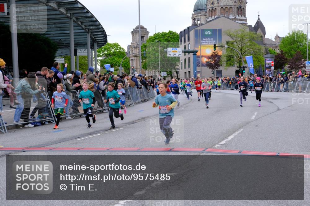 25.04.2026 - Das Zehntel Tim E. http://msf.ph/oto/9575485 25.04.2026 10:53:56 Ziel 5234, 5411, 5424, 5446, 5558, 5564, 5584, 5713, 5729, 5878, 5879, 6060, 6213, 6222, 6226, 6247, 6364, 6373, 6393, 6623, 6709, 7148, 7194, 7233, 7253, 7623, 7746, 7830, 7940, 8041 meine-sportfotos.de