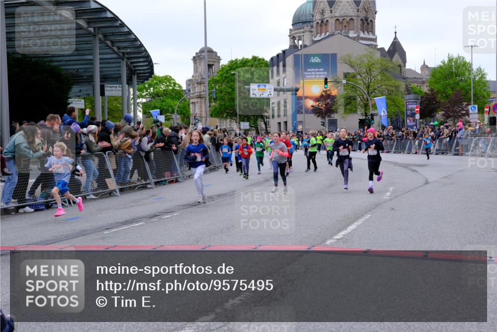 25.04.2026 - Das Zehntel Tim E. http://msf.ph/oto/9575495 25.04.2026 10:53:58 Ziel 5234, 5387, 5390, 5411, 5424, 5446, 5548, 5558, 5584, 5713, 5771, 5878, 5879, 6060, 6222, 6226, 6247, 6364, 6373, 6393, 6500, 6623, 6709, 7148, 7194, 7623, 7830, 7940, 8019, 8041, 8067 meine-sportfotos.de