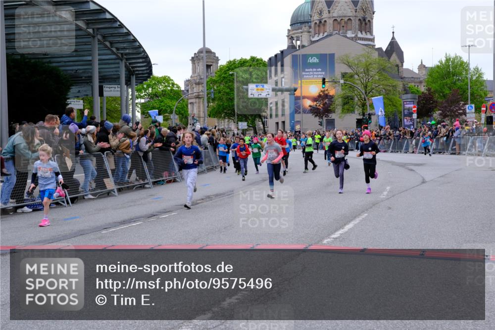 25.04.2026 - Das Zehntel Tim E. http://msf.ph/oto/9575496 25.04.2026 10:53:58 Ziel 5234, 5387, 5390, 5411, 5424, 5446, 5548, 5558, 5584, 5713, 5771, 5878, 5879, 6060, 6222, 6226, 6247, 6364, 6373, 6393, 6500, 6623, 6709, 7148, 7194, 7623, 7830, 7940, 8019, 8041, 8067 meine-sportfotos.de