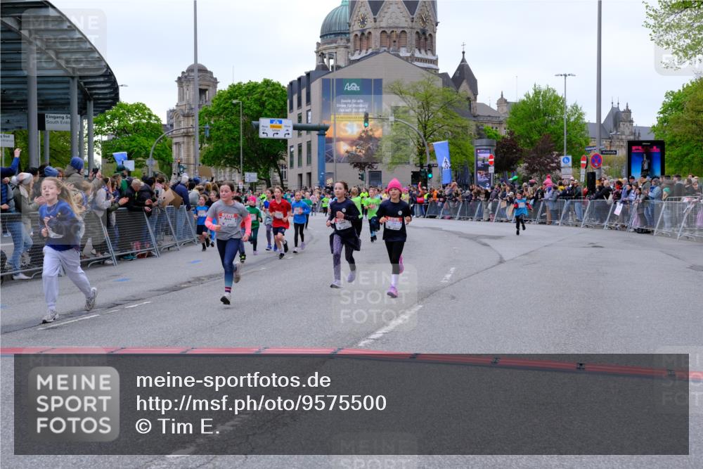 25.04.2026 - Das Zehntel Tim E. http://msf.ph/oto/9575500 25.04.2026 10:53:59 Ziel 5234, 5387, 5390, 5411, 5424, 5446, 5548, 5558, 5584, 5713, 5771, 5878, 5879, 6060, 6219, 6222, 6226, 6227, 6247, 6373, 6393, 6500, 6623, 6709, 7133, 7148, 7194, 7205, 7307, 7314, 7623, 7681, 7940, 8019, 8041, 8067 meine-sportfotos.de