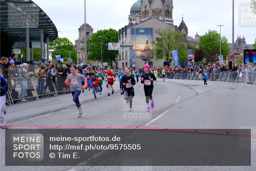 25.04.2026 - Das Zehntel Tim E. http://msf.ph/oto/9575505 25.04.2026 10:53:59 Ziel 5234, 5387, 5390, 5411, 5424, 5446, 5548, 5558, 5584, 5713, 5771, 5878, 5879, 6060, 6219, 6222, 6226, 6227, 6247, 6373, 6393, 6500, 6623, 6709, 7133, 7148, 7194, 7205, 7307, 7314, 7623, 7681, 7940, 8019, 8041, 8067 meine-sportfotos.de