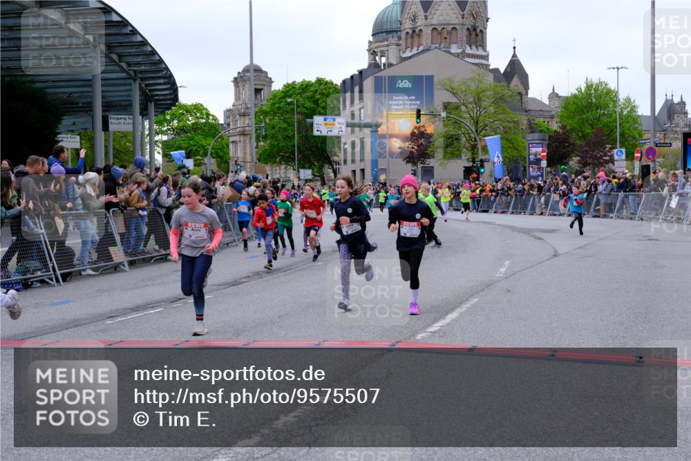 25.04.2026 - Das Zehntel Tim E. http://msf.ph/oto/9575507 25.04.2026 10:53:59 Ziel 5234, 5387, 5390, 5411, 5424, 5446, 5548, 5558, 5584, 5713, 5771, 5878, 5879, 6060, 6219, 6222, 6226, 6227, 6247, 6373, 6393, 6500, 6623, 6709, 7133, 7148, 7194, 7205, 7307, 7314, 7623, 7681, 7940, 8019, 8041, 8067 meine-sportfotos.de